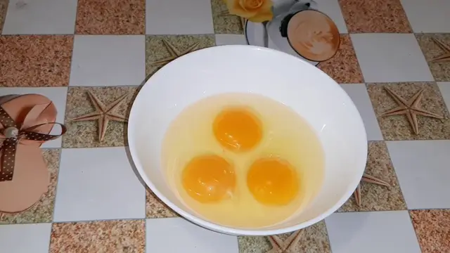 Яичница с шампиньонами