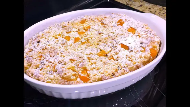 Простой пирог с персиками