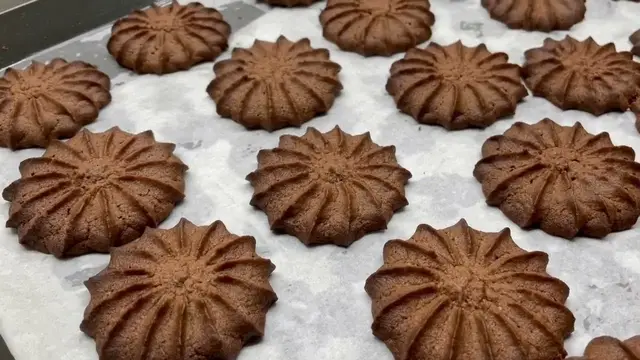 Шоколадное рассыпчатое печенье 