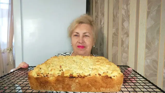 Тёртый пирог с яблоками 