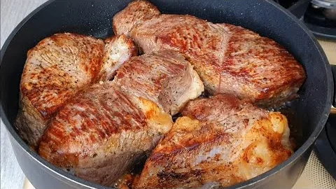 Мясо с овощами на сковородке 