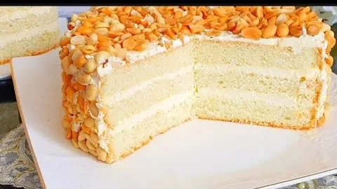 Бисквитный торт с арахисом