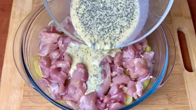 Куриное филе в духовке с картошкой