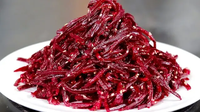 Вкусный и полезный салат из свеклы за 2 минуты