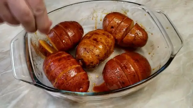 Вкусная картошка в духовке