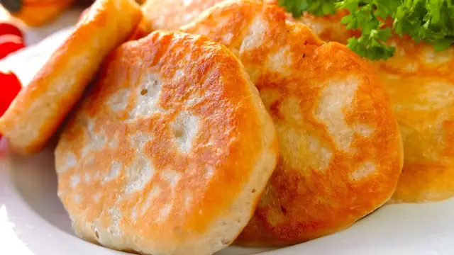 Пирожки с мясом, жареные на сковороде