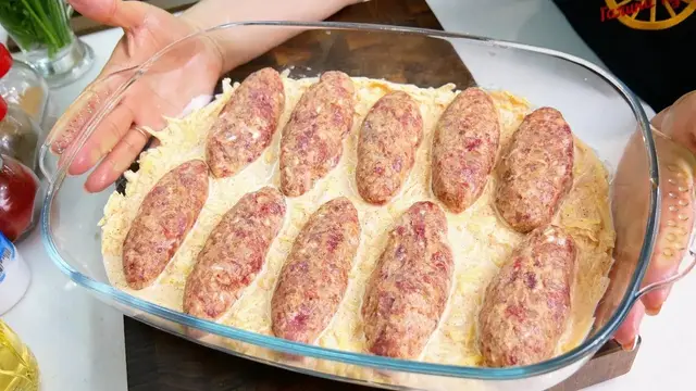 Котлеты на картофельной подушке в духовке