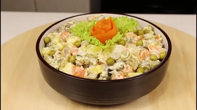Вкусный салат с шампиньонами и майонезом