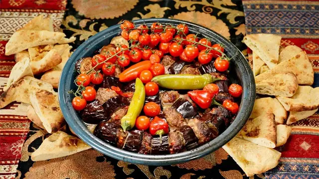 Баклажаны с мясом на сковороде