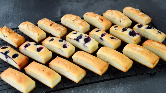 Французские кексы с орехами