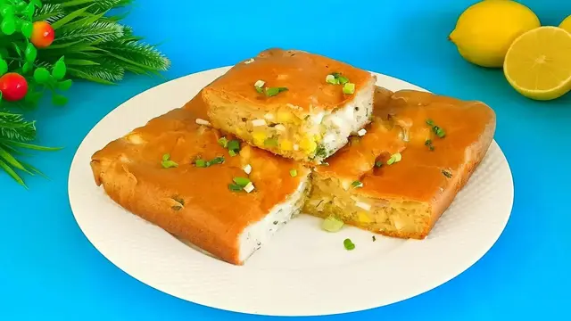 Ленивый заливной пирог с яйцом, рыбой и зелёным луком 