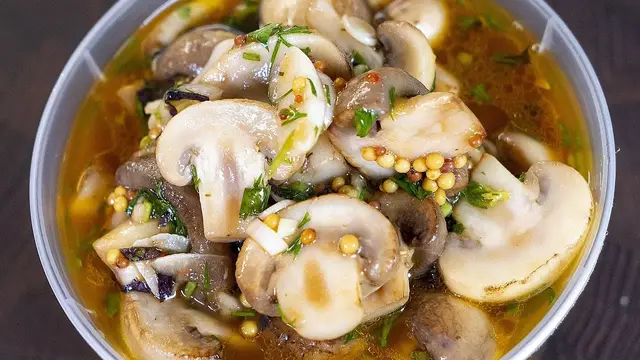 Маринованные шампиньоны