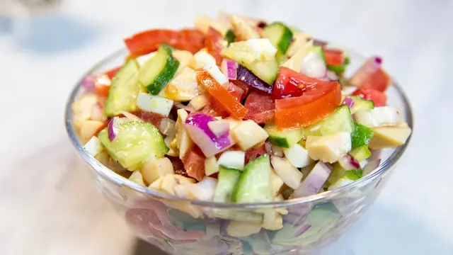 Вкусный салат с кальмарами на каждый день или на праздник
