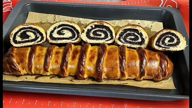 Маковый рулет