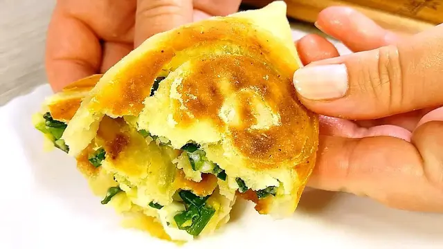 Пирожки с яйцом и зеленью на сковородке и в духовке