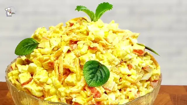 Необычно вкусный и сытный салат с крабовыми палочками