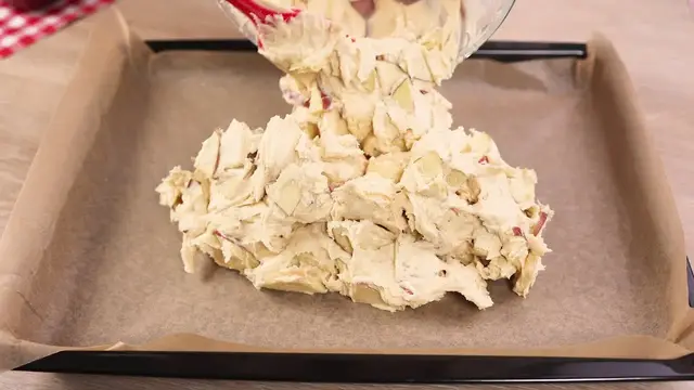 Очень нежный и вкусны пирог к чаю за 5 минут