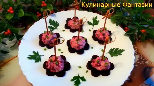 Быстрая закуска со свеклой и селедочкой