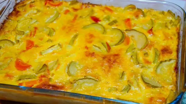 Кабачки с овощами в духовке