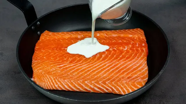 Лосось с грибами