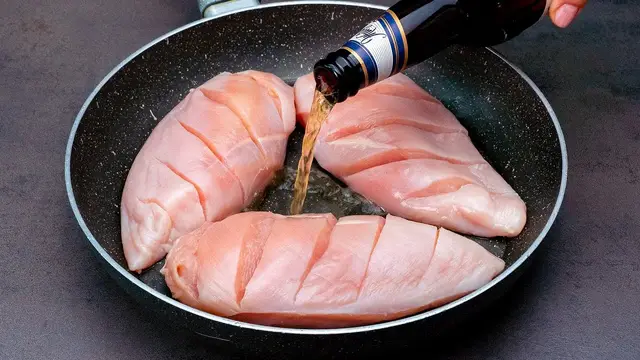 Куриная грудка на сковородке