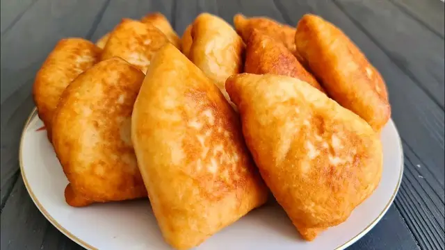Домашние пирожки с картошкой и капустой 