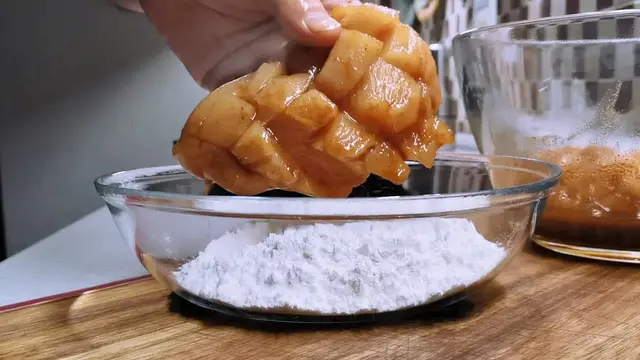 Необычайно сочная куриная грудка на сковороде