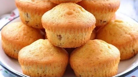 Пышные кексы с шоколадом к чаю из простых продуктов