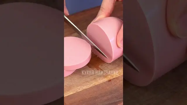 Вкусная закуска с колбасой