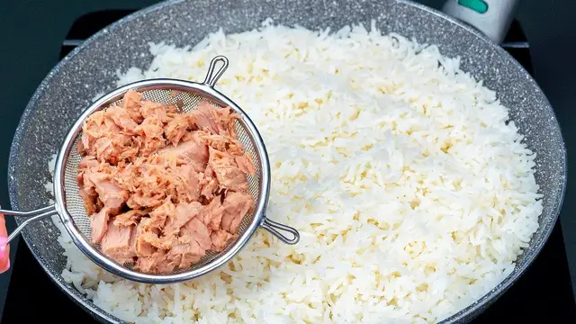 Запеканка с тунцом, шампиньонами и моцареллой