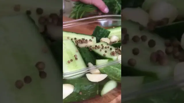 Простая и вкусная закуска из огурцов