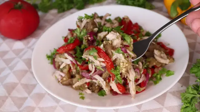 Вкусный салат с баклажанами