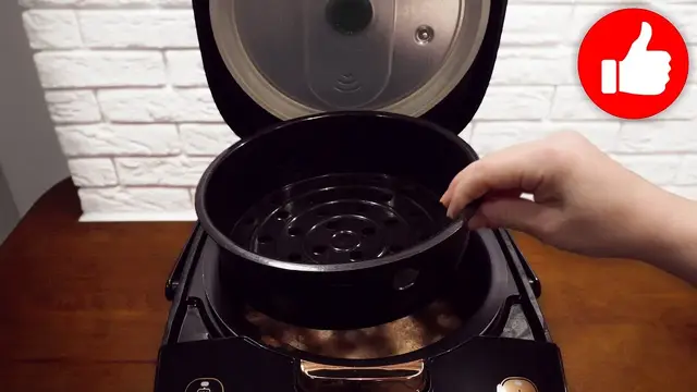 Шарлотка в мультиварке 
