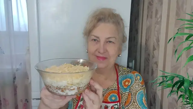 Нежный слоенный салат