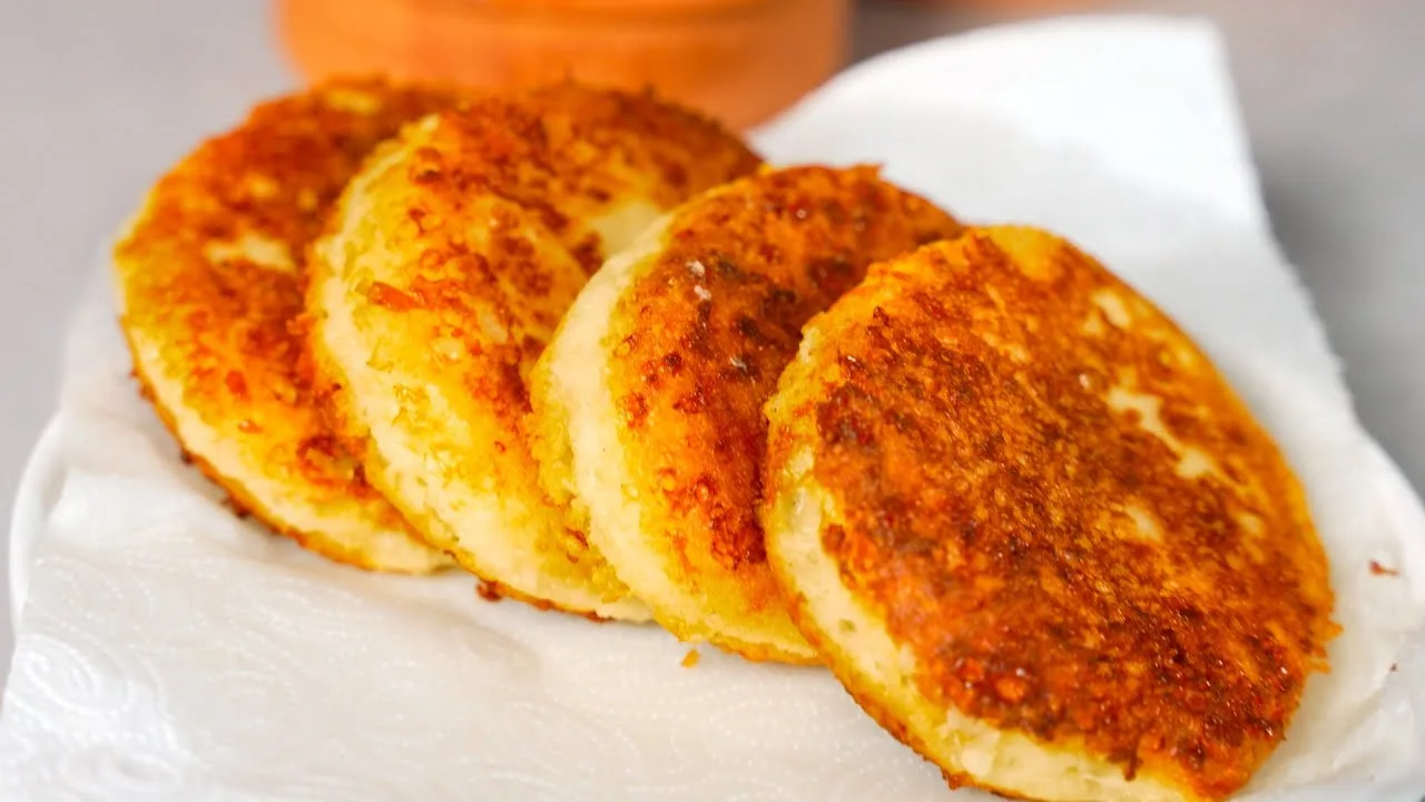 Хрустящие кукурузные лепёшки с сыром сулугуни