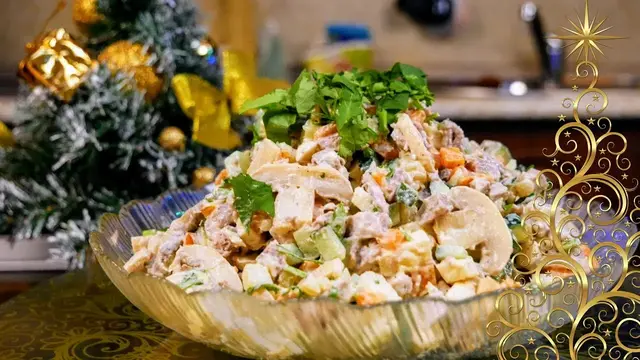 Новогодний сытный мясной салат
