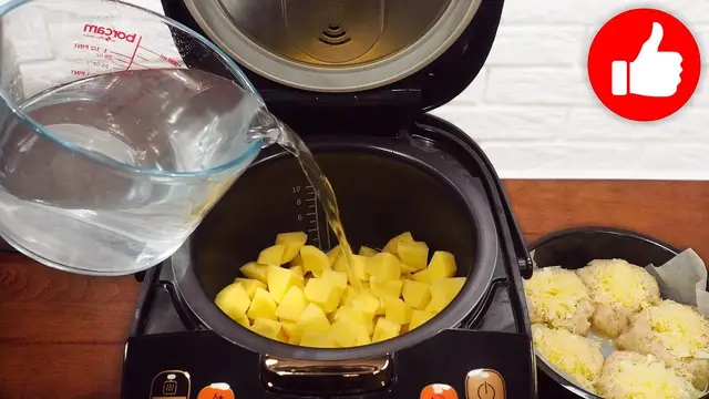 Картофель с курицей в мультиварке