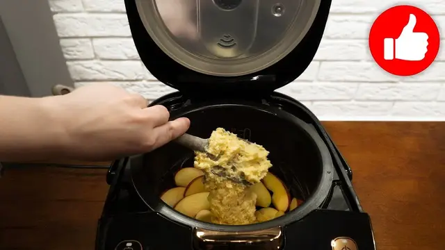 Шарлотка в мультиварке 