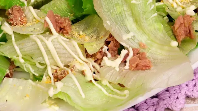 Очень вкусный и пикантный салат с тунцом
