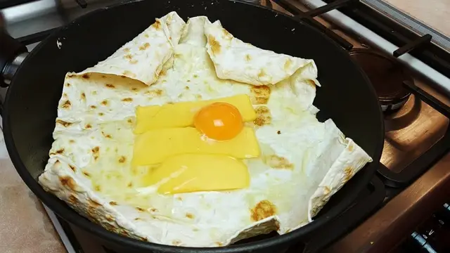 Армянский завтрак с лаваша и яиц