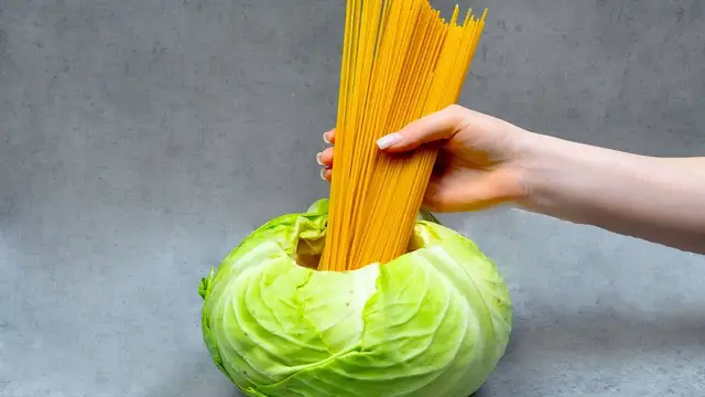Паста с курицей, овощами и пивным соусом