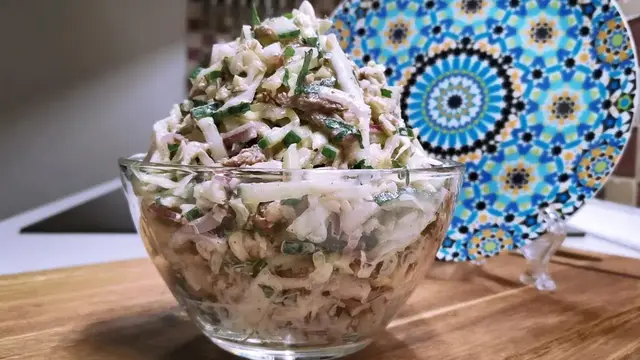 Салат с капустой на праздничный стол 