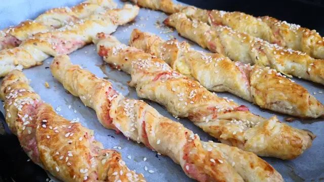 Слоёные палочки из ветчины и сыра