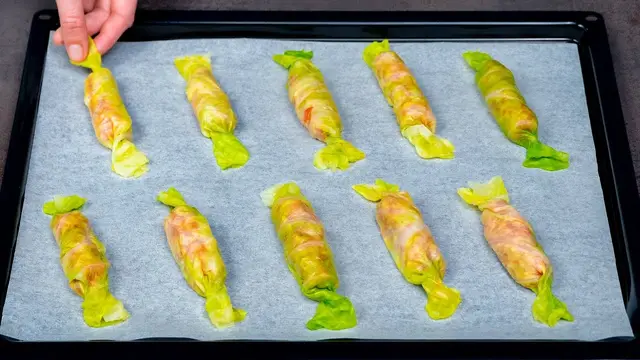 Капустные рулетики с фаршем и грибами в духовке