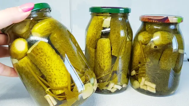 Хрустящие маринованные огурчики
