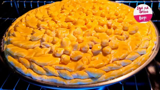 Нежный пирог с капустой в духовке 
