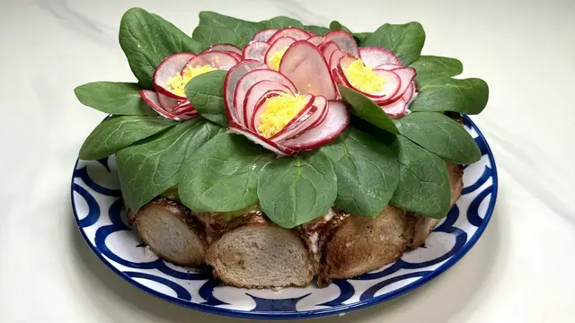 Очень сытный и вкусный салат Фиалка