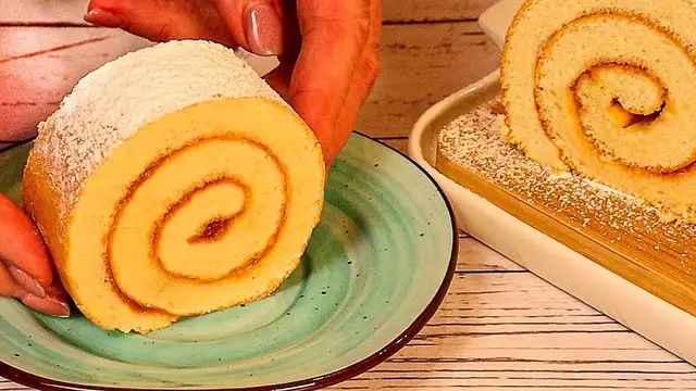 Очень простой и нежный рулет к чаю