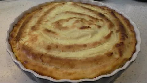 Блинный пирог с тыквой и курагой и нежной заливкой