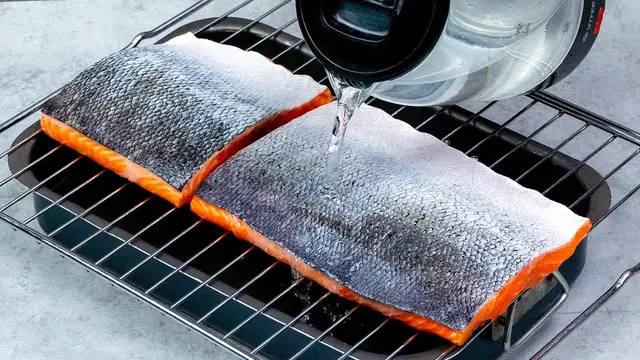 Лосось с картофельным пюре и сливочным соусом